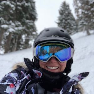 Meet your Posher, Debranda